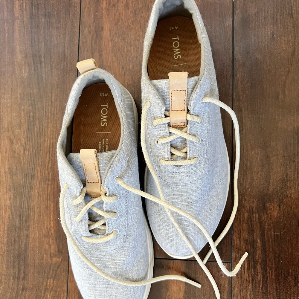 Toms sneakers